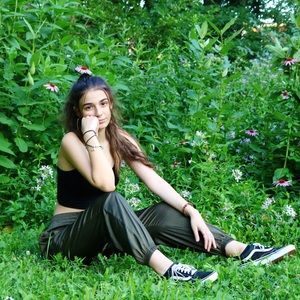 Meet your Posher, Maya